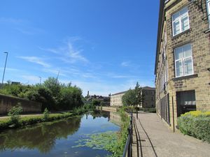 Canalside location - click for photo gallery